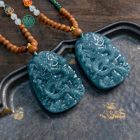 翡翠大龙牌吊坠约53*37mm