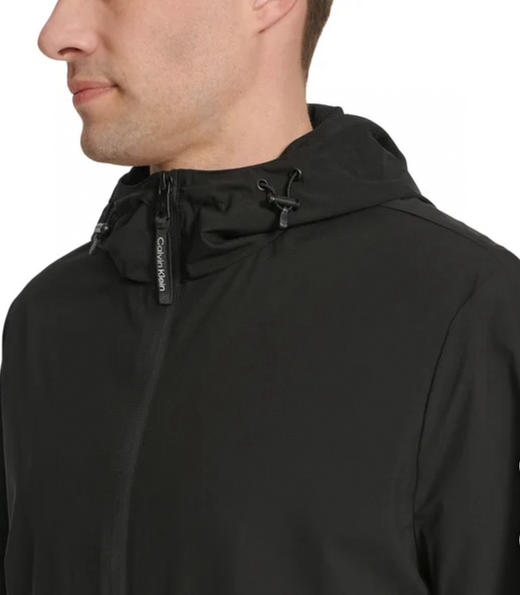 CK男士薄款连帽风衣，美国🇺🇸直邮特价330元🉐 包税包邮到手了🔥数量非常有限，先到先得了❗❗CK超高性价比冲锋衣外套全新上架了！！ 商品图3