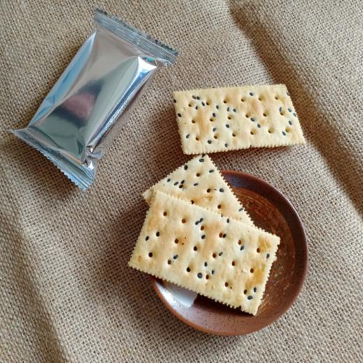 红光头面粉苏打饼干 240g 商品图2