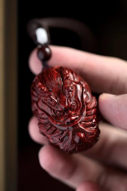 飞龙吐珠°小叶紫檀手把件 商品图0