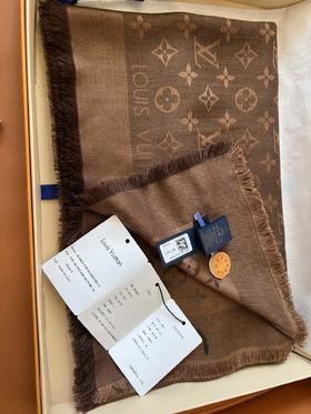 [巧克力色M77357]驴牌  142.5x142.5cm 大尺寸 披肩（TL）