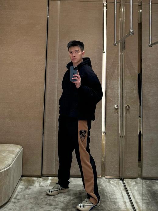 巴家 黑战马刺绣连帽卫衣（JN） 商品图3