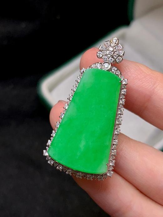 无事牌翡翠吊坠 商品图0