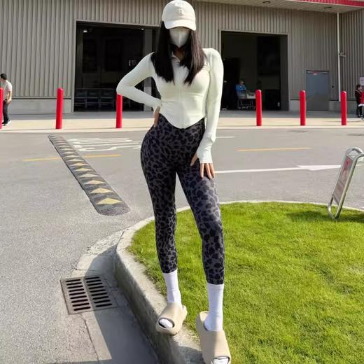 跃牌【禅语梵心】豹纹加绒无痕裸感保暖高腰提臀跑步运动长裤CK3052 商品图1