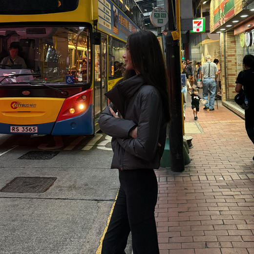 ROMI STUDIO“轻盈锁温”90白鹅绒 肤感立领短款羽绒服 RW24WW90948 商品图0