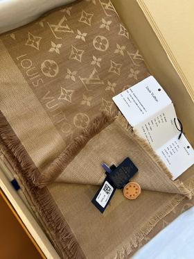 [亮咖色M77630]驴牌142.5x142.5cm 大尺寸 披肩（TL）