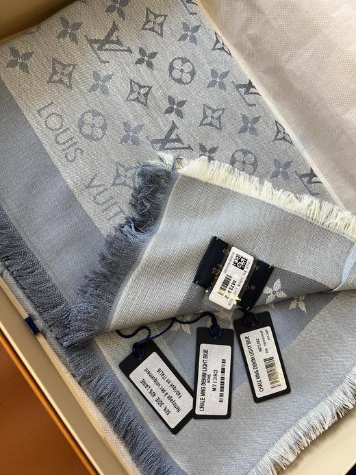 [浅蓝M71382]驴牌 142.5x142.5cm大尺寸披肩（TL） 商品图0