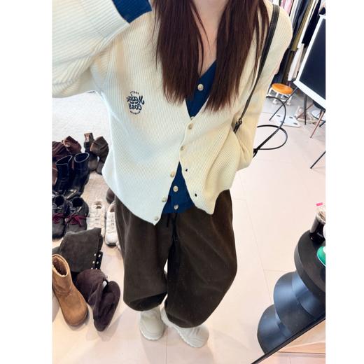 2024新品  蕾蕾同款【n种搭配！】假两件撞色V领胸前刺绣宽松单排扣针织开衫 商品图4