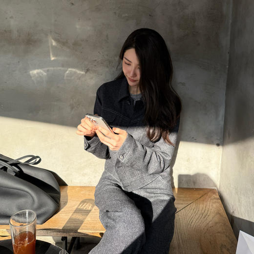 ROMI STUDIO“率性自我”绵羊毛混纺花纱感翻领夹克式外套 431W6086 商品图1