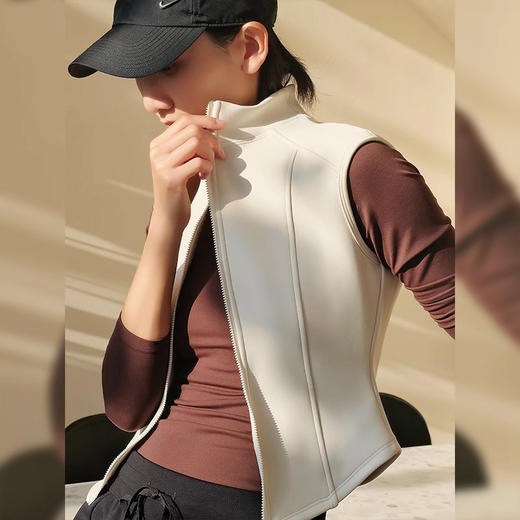 跃牌【禅语梵心】冬季防寒保暖马甲跑步运动健身加绒背心瑜伽服WT4713 商品图2