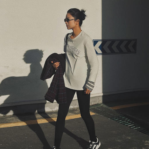 【顺丰包邮】35612 洛诗琳秋冬美式复古纯棉字母印花打底上衣10821 商品图2