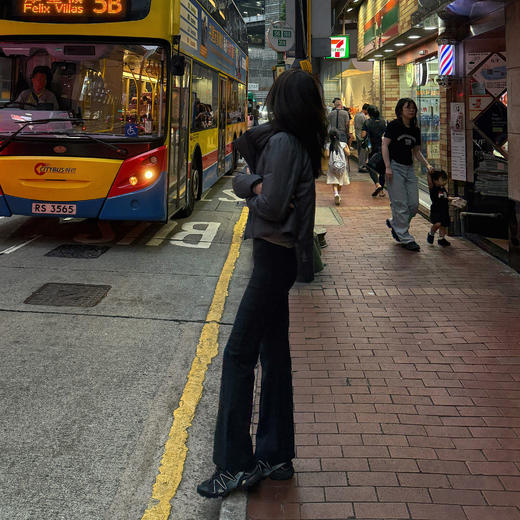 ROMI STUDIO“轻盈锁温”90白鹅绒 肤感立领短款羽绒服 RW24WW90948 商品图2