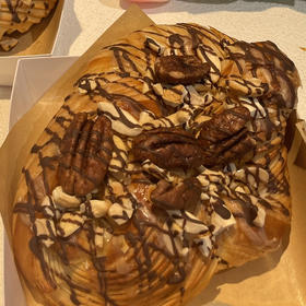 肉桂卷  15.8一个，