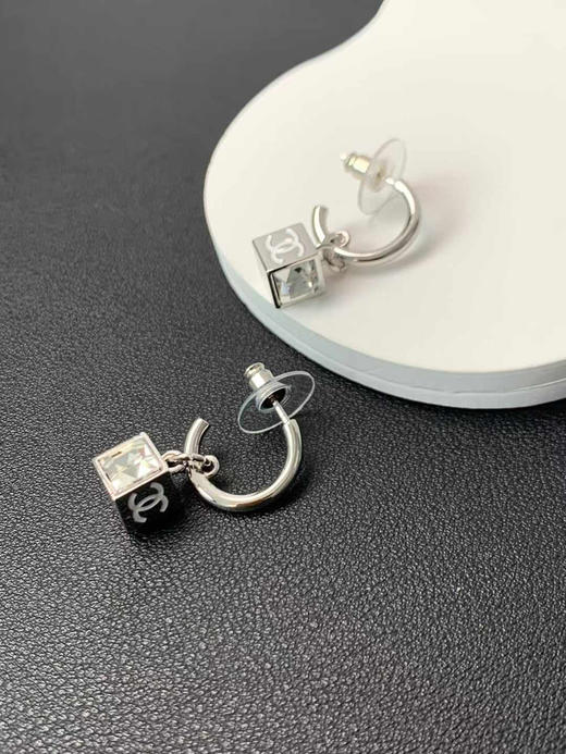 小香25C绝美方块系列！项链、耳钉、耳环三个款 商品图3