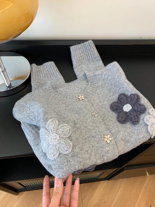 很重工很有质感的【羊驼绒手工花朵针织开衫】可爱花花🌸谁穿谁好看！！！ 商品图2