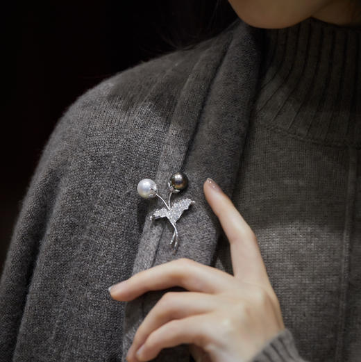ONLY系列 18K镶钻石、大溪地珍珠和南洋珍珠 胸针 商品图3