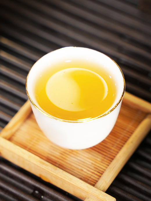 【龙凤沱】2024年班章与冰岛的完美融合 龙凤呈祥，祝您好事成双，福禄双全！成本福利价发售 500克/沱 拍5发6 拍20发25 商品图6