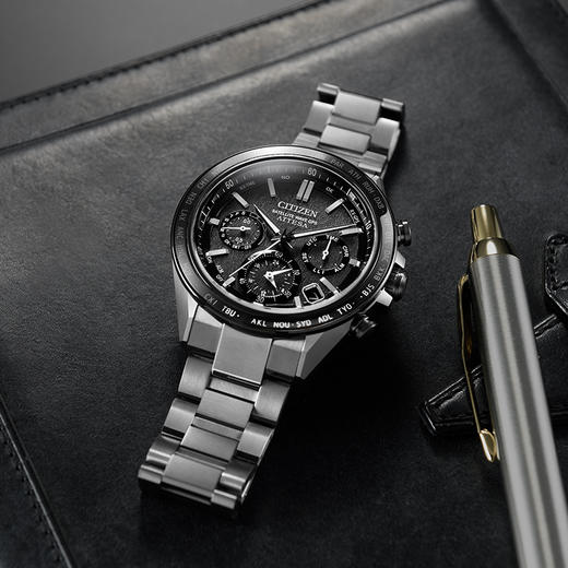 西铁城/CITIZEN光动能卫星对时万年历时尚男腕表CC4058-67X 商品图8