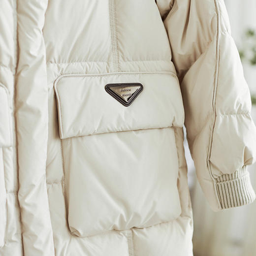 【高货wl】全新升级【铂金会员717/天猫969/差价252】(03619) 洛诗琳保暖羽绒服高级感连帽90白鸭绒中长款加厚面包服 商品图3