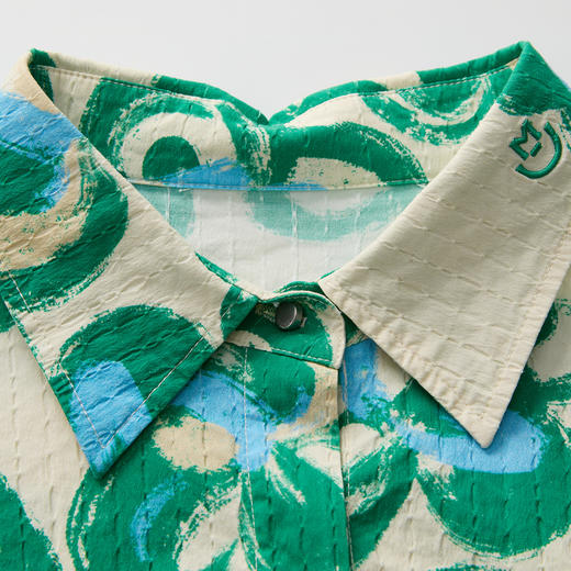 谜底花色衬衫长袖女2025春季新品花卉印花俏皮短款衬衣251MC0122 商品图3