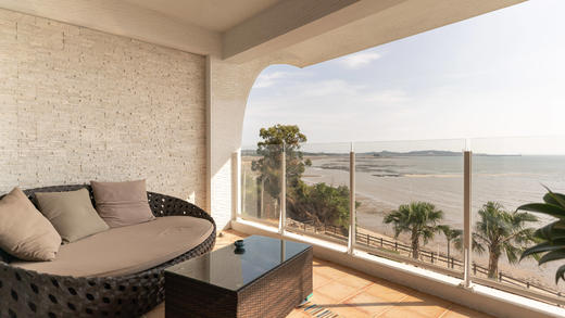 海院子302休闲大床房（带阳台）大玩咖会员价 商品图0