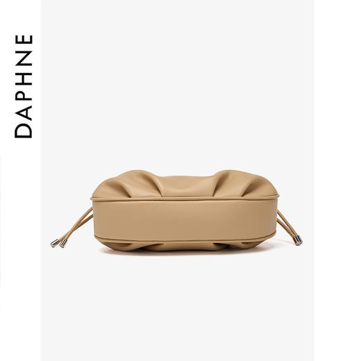 【达芙妮】小香风腋下云朵包DFN10258杏色 商品图6