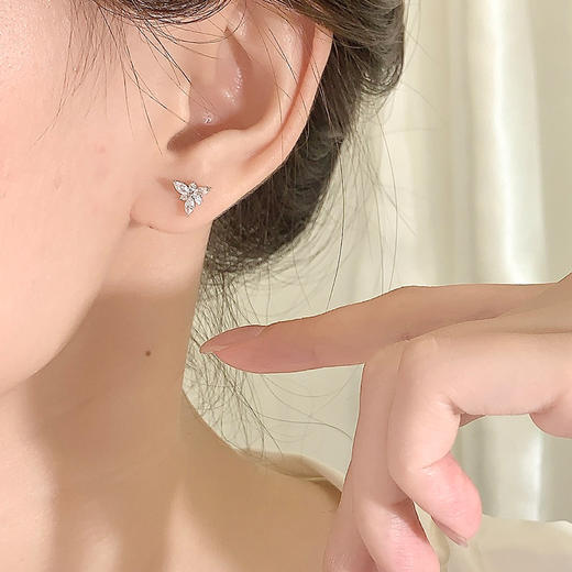 卡蒂罗/KADER 冰晶三叶草耳钉 幸运三叶草造型设计养耳洞耳饰 满镶宝石璀璨闪耀精致百搭配饰 925银 商品图4