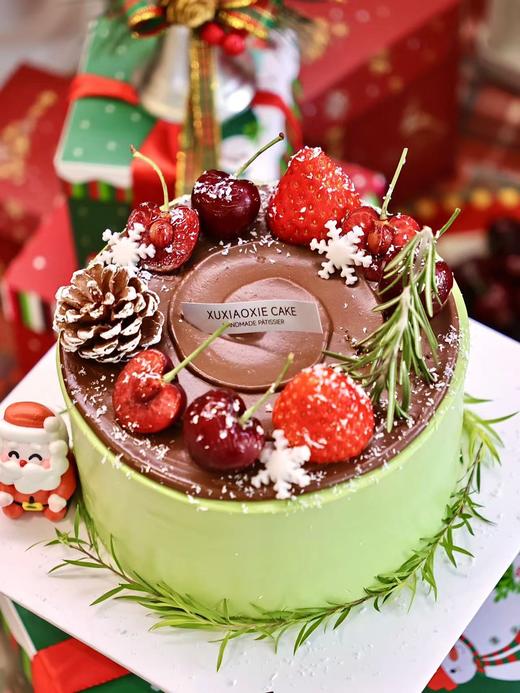 【圣诞派对】雪花、圣诞老人、松果、圣诞树，圣诞氛围非常浓郁的一款蛋糕 商品图1