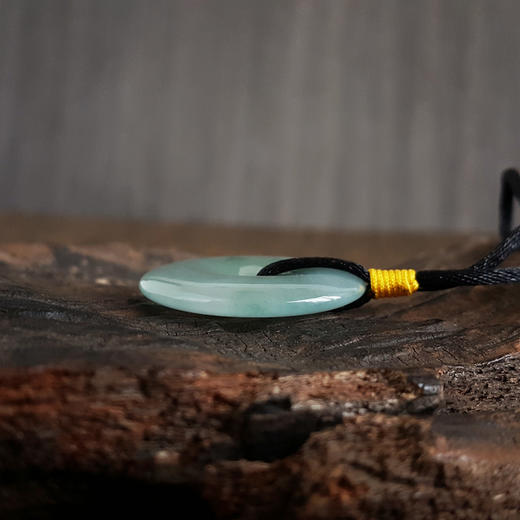 【天然正品】天然糯冰种飘花平安扣翡翠（吉祥、如意）吊坠项链30.5*30.5*4.6MM（皆取最大值）中性款现售价：1880！191224AH80 商品图5