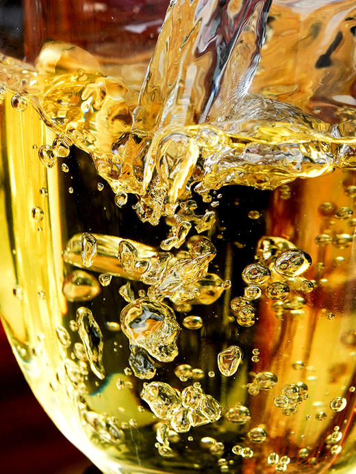 【龙凤沱】2024年班章与冰岛的完美融合 龙凤呈祥，祝您好事成双，福禄双全！成本福利价发售 500克/沱 拍5发6 拍20发25 商品图8