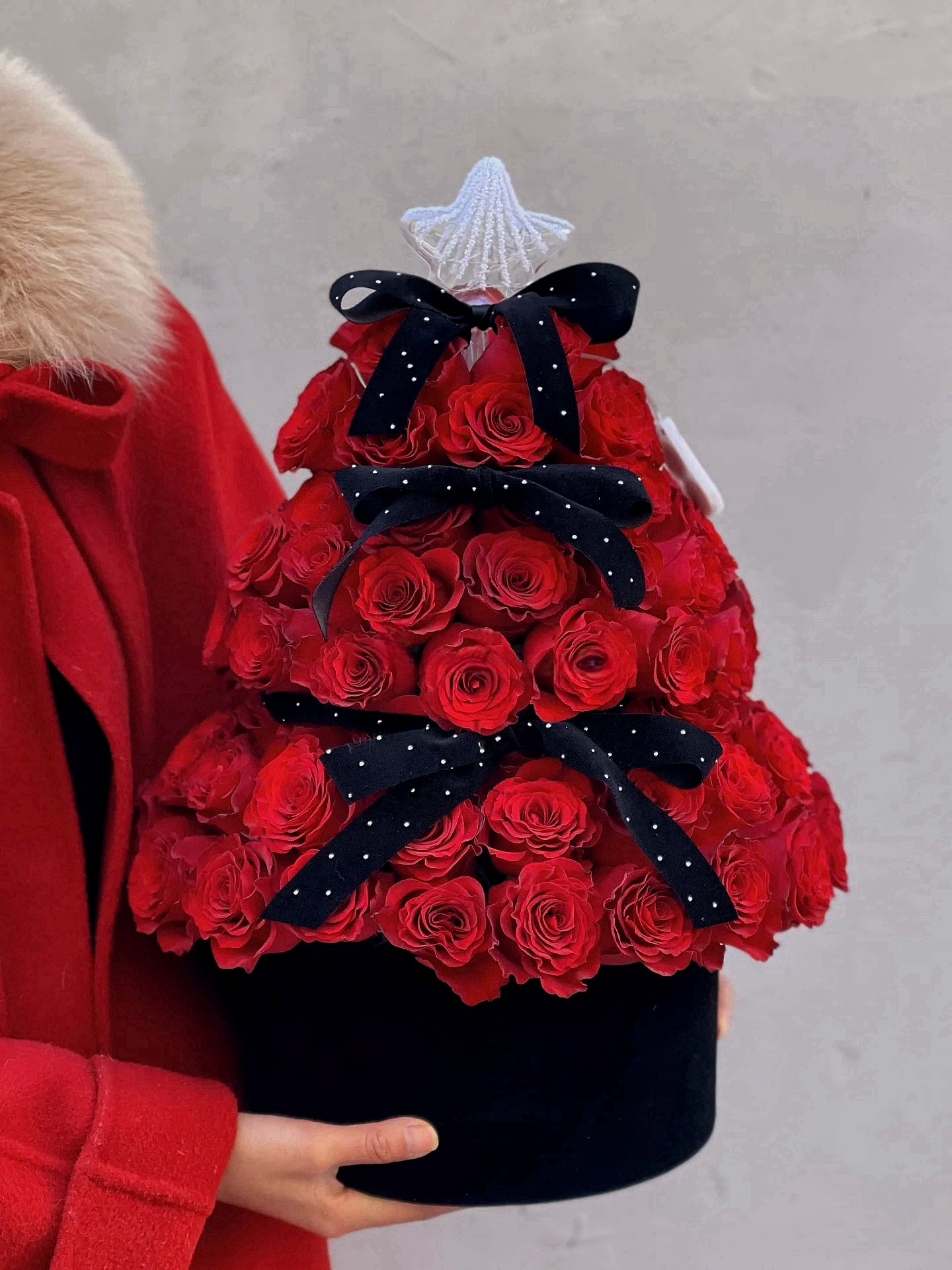 圣诞款玫瑰棉花松球圣诞树抱抱桶二选一