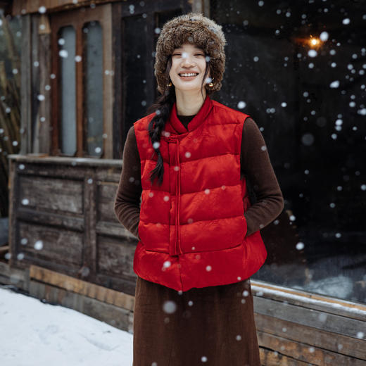 绽放旅行女装547朵/冬季90白鹅绒两色新中式提花叠穿贵气羽绒马甲 商品图0