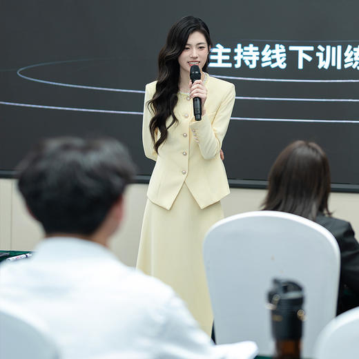 IWY/浅黄色西装套裙正式场合主持人上镜职业裙装小香风西服外套1024CS020 商品图2