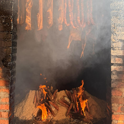 “腊味之城”苏轼故乡，奕虹家乡特产川香黑猪腊肉香肠 商品图8