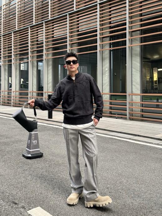 驴家 深灰花半拉圆领毛衣（JN） 商品图1