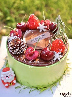 【圣诞派对】雪花、圣诞老人、松果、圣诞树，圣诞氛围非常浓郁的一款蛋糕