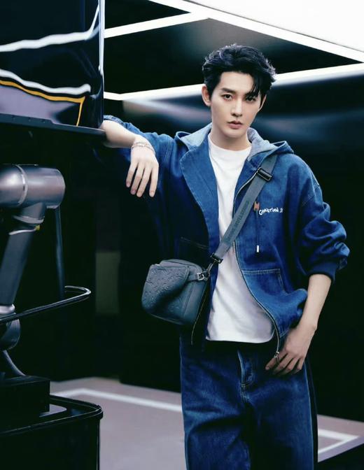 D家 新款提花里衬 连帽刺绣牛仔外套（JN） 商品图1