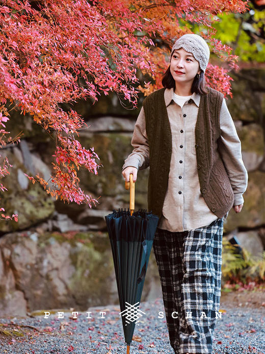 PETIT SCHAN小闪 CLO#671 Ancient wood 古木 纯羊毛复古绞花V领针织长马甲 商品图1