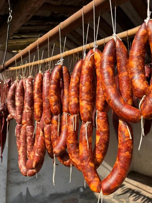 “腊味之城”苏轼故乡，奕虹家乡特产川香黑猪腊肉香肠 商品图1