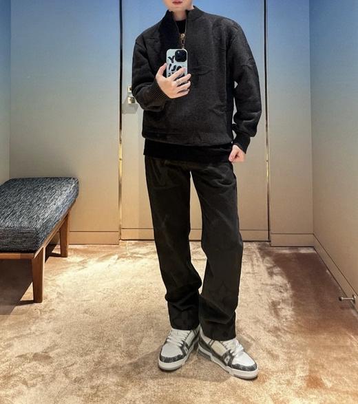 驴家 深灰花半拉圆领毛衣（JN） 商品图2