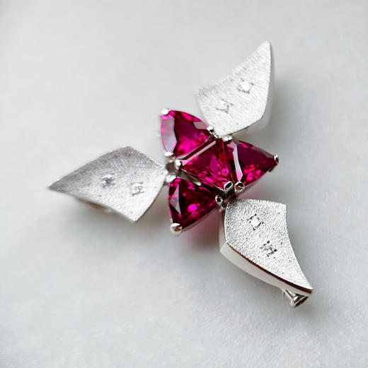 ONLY系列 PT900镶碧玺和钻石 胸针 商品图0