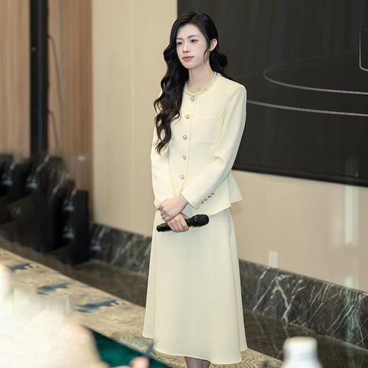 IWY/浅黄色西装套裙正式场合主持人上镜职业裙装小香风西服外套1024CS020 商品图0