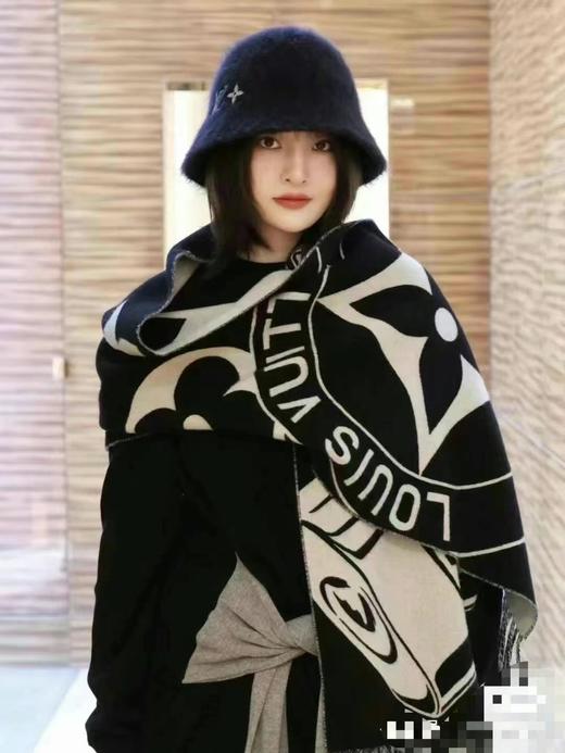 浅奶茶色驴家2024年秋冬新款Lock And Keys 围巾（TL） 商品图2