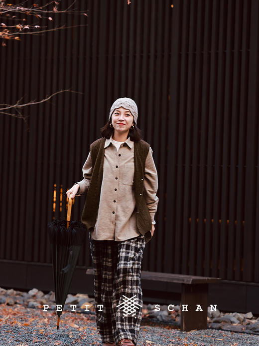 PETIT SCHAN小闪 CLO#671 Ancient wood 古木 纯羊毛复古绞花V领针织长马甲 商品图2