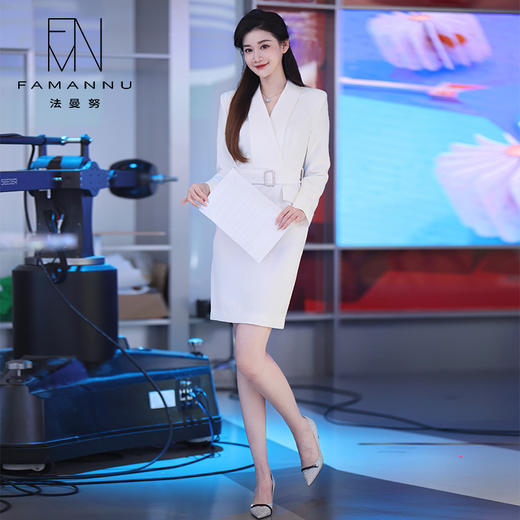 IWY/气质白色收腰显瘦西装连衣裙女上镜主持职业长裙美容院正装Q761 商品图4