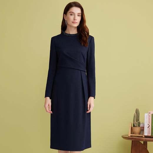 EITIE爱特爱气质高级感A字显瘦收腰纯色连衣裙冬季新款D2407411 商品图2