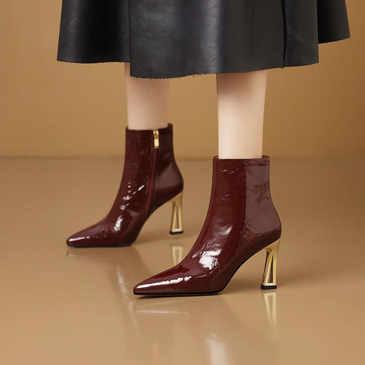 【预售5天】法式尖头高跟短靴女皱漆皮粗跟不累脚显瘦增高侧拉链简约酒红裸靴HY&H3528 商品图4
