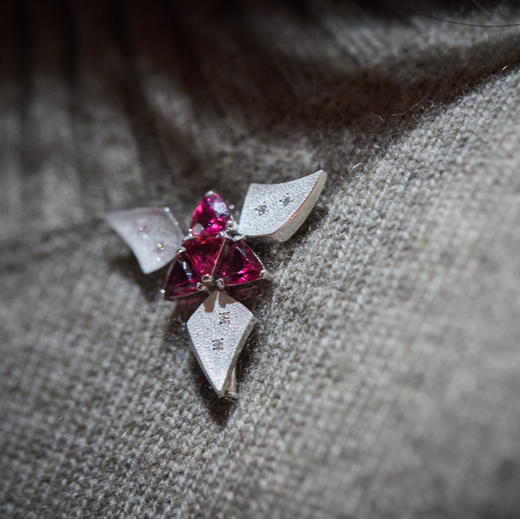 ONLY系列 PT900镶碧玺和钻石 胸针 商品图3