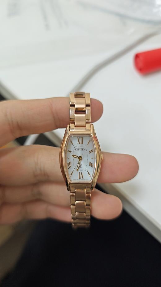 VIP-EW5543-54A 西铁城Citizen西铁城 光动能酒桶型时尚优雅简约粉金女表【无电】 商品图4