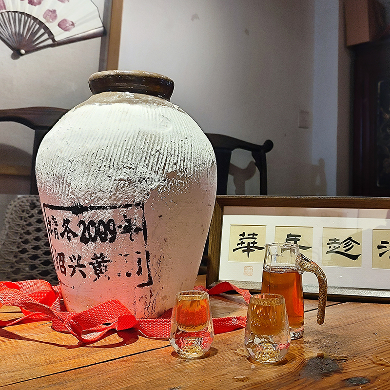 热卖中！！【正宗绍兴黄酒 15年陈】精冬15年陈绍兴花雕酒 14度10斤坛装，2009年冬酿